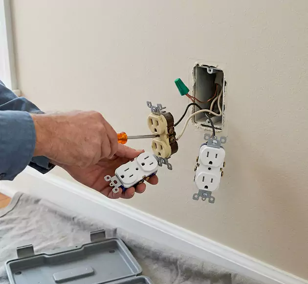 Professional Outlet Replacement: Your Local Swap-Out Team in Lithia, FL